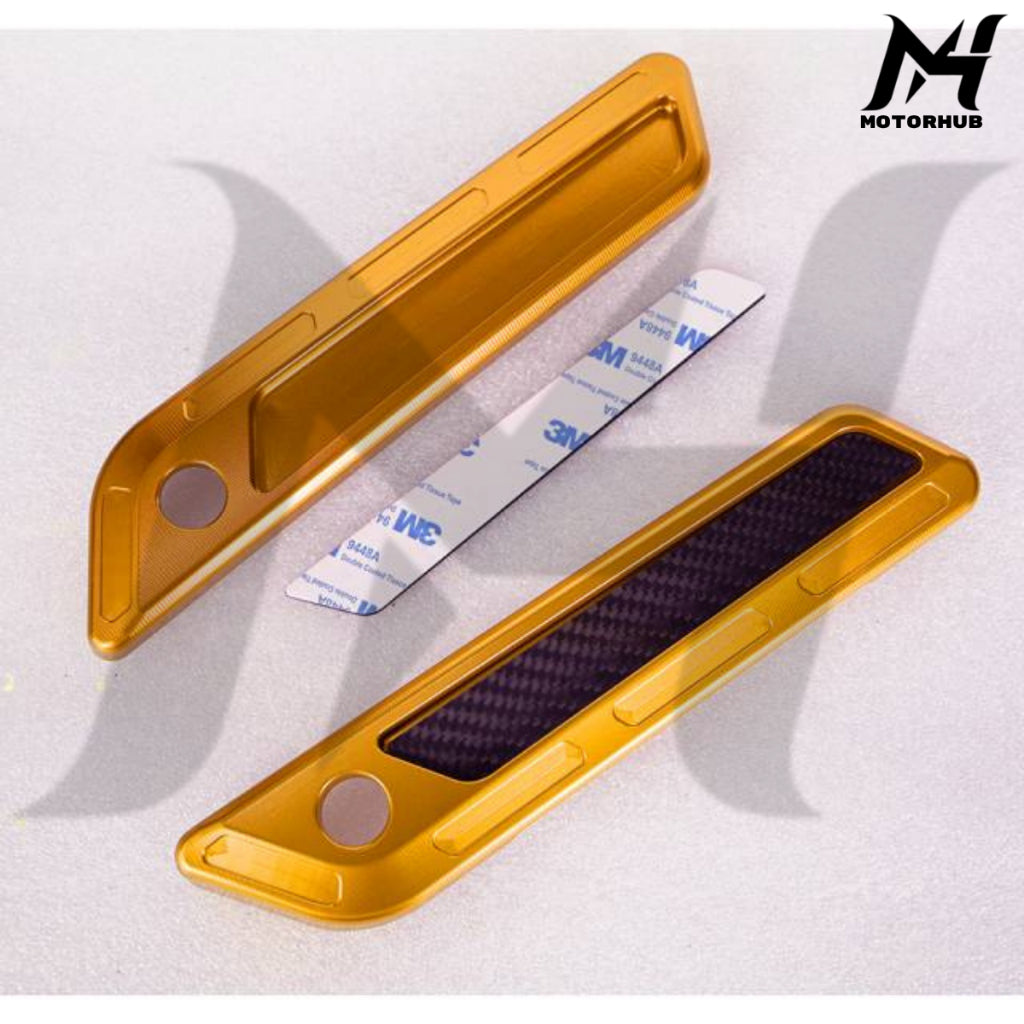 CNC Aluminum T6061 Saddlebag Hinge Latch Covers with Carbon Fiber reflector 2017-2023 [Gold] MH7700332