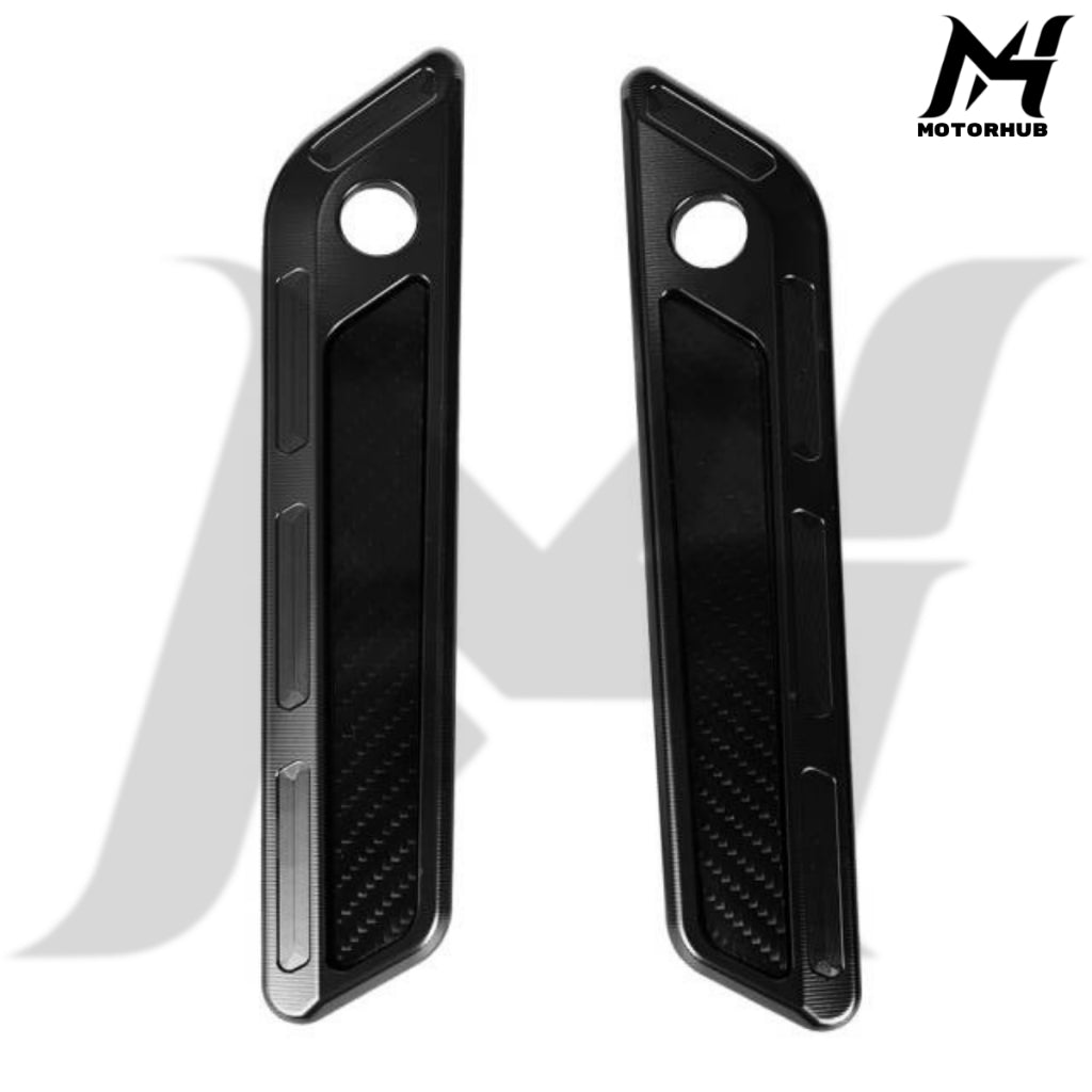 CNC Aluminum T6061 Saddlebag Hinge Latch Covers with Carbon Fiber reflector 2017-2023 [Black] MH7700329