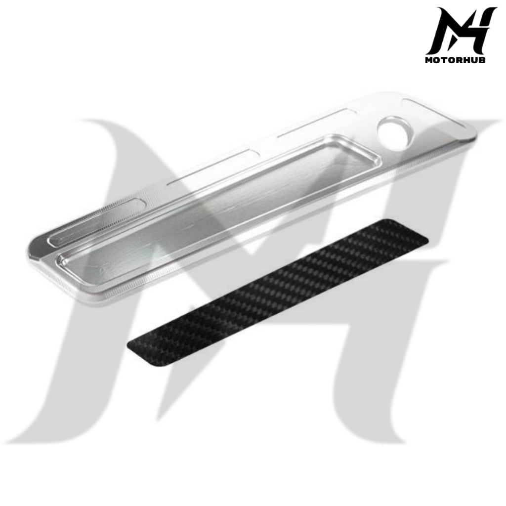 CNC Aluminum T6061 Saddlebag Hinge Latch Covers with Carbon Fiber reflector 2017-2023 [Silver] MH7700330